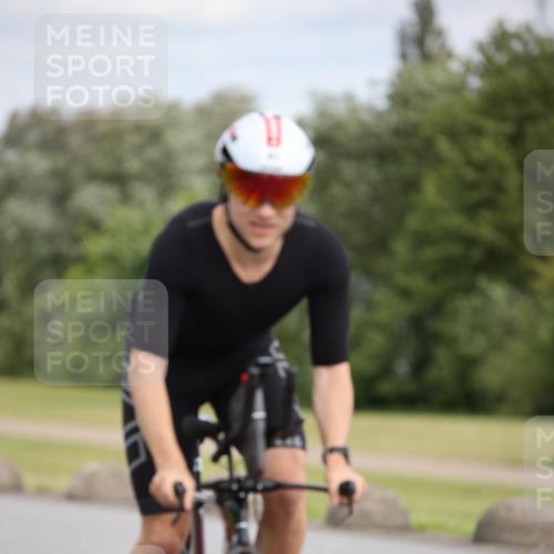 16.06.2024 - 26. Vierlanden-Triathlon Jannik Wohlers http://msf.ph/oto/6334900 16.06.2024 11:17:30 Radfahren 41, 45, 71, 217, 388 meine-sportfotos.de