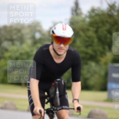 16.06.2024 - 26. Vierlanden-Triathlon Jannik Wohlers http://msf.ph/oto/6334905 16.06.2024 11:17:30 Radfahren 41, 45, 71, 217, 388 meine-sportfotos.de