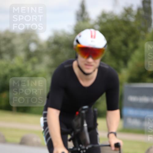 16.06.2024 - 26. Vierlanden-Triathlon Jannik Wohlers http://msf.ph/oto/6334911 16.06.2024 11:17:30 Radfahren 41, 45, 71, 217, 388 meine-sportfotos.de