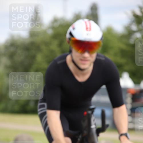 16.06.2024 - 26. Vierlanden-Triathlon Jannik Wohlers http://msf.ph/oto/6334919 16.06.2024 11:17:30 Radfahren 41, 45, 71, 217, 388 meine-sportfotos.de