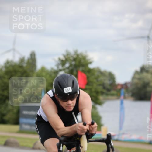 16.06.2024 - 26. Vierlanden-Triathlon Jannik Wohlers http://msf.ph/oto/6334975 16.06.2024 11:17:39 Radfahren 5, 45, 78, 79, 86, 151, 217, 388, 437 meine-sportfotos.de