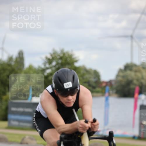 16.06.2024 - 26. Vierlanden-Triathlon Jannik Wohlers http://msf.ph/oto/6334978 16.06.2024 11:17:39 Radfahren 5, 45, 78, 79, 86, 151, 217, 388, 437 meine-sportfotos.de
