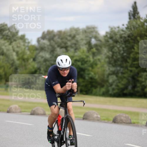 16.06.2024 - 26. Vierlanden-Triathlon Jannik Wohlers http://msf.ph/oto/6335014 16.06.2024 11:18:08 Radfahren 25, 83, 105, 359, 370, 438, 470 meine-sportfotos.de