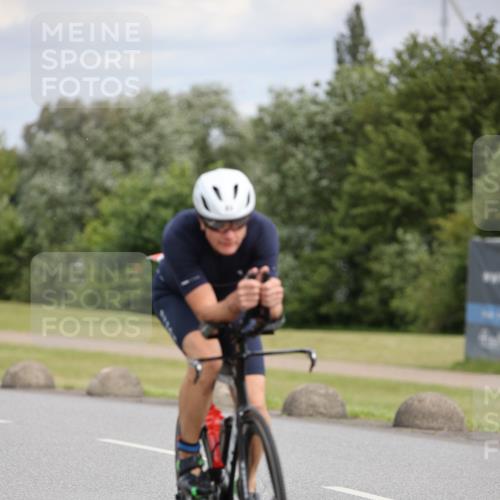 16.06.2024 - 26. Vierlanden-Triathlon Jannik Wohlers http://msf.ph/oto/6335023 16.06.2024 11:18:08 Radfahren 25, 83, 105, 359, 370, 438, 470 meine-sportfotos.de