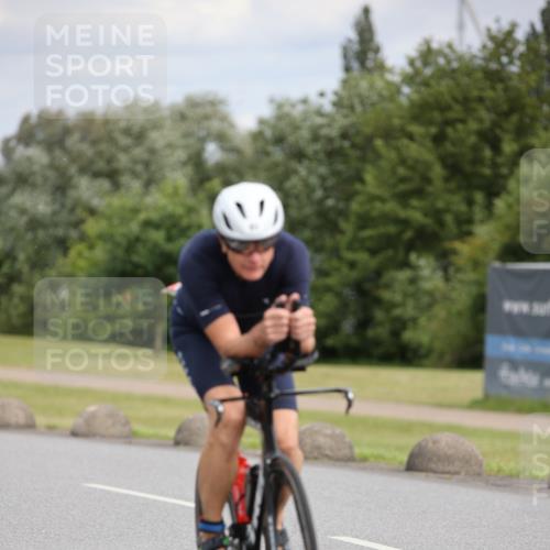 16.06.2024 - 26. Vierlanden-Triathlon Jannik Wohlers http://msf.ph/oto/6335025 16.06.2024 11:18:09 Radfahren 25, 83, 105, 359, 370, 438, 470 meine-sportfotos.de