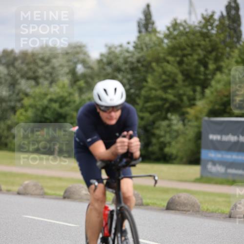 16.06.2024 - 26. Vierlanden-Triathlon Jannik Wohlers http://msf.ph/oto/6335027 16.06.2024 11:18:09 Radfahren 25, 83, 105, 359, 370, 438, 470 meine-sportfotos.de