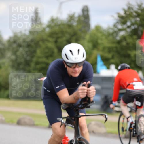 16.06.2024 - 26. Vierlanden-Triathlon Jannik Wohlers http://msf.ph/oto/6335037 16.06.2024 11:18:09 Radfahren 25, 83, 105, 359, 370, 438, 470 meine-sportfotos.de