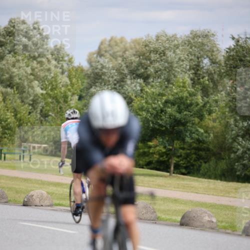 16.06.2024 - 26. Vierlanden-Triathlon Jannik Wohlers http://msf.ph/oto/6335155 16.06.2024 11:18:45 Radfahren 22, 27, 31, 106, 140, 414 meine-sportfotos.de