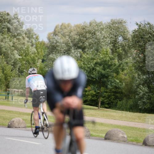 16.06.2024 - 26. Vierlanden-Triathlon Jannik Wohlers http://msf.ph/oto/6335157 16.06.2024 11:18:45 Radfahren 22, 27, 31, 106, 140, 414 meine-sportfotos.de