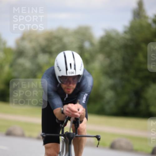 16.06.2024 - 26. Vierlanden-Triathlon Jannik Wohlers http://msf.ph/oto/6335168 16.06.2024 11:18:45 Radfahren 22, 27, 31, 106, 140, 414 meine-sportfotos.de