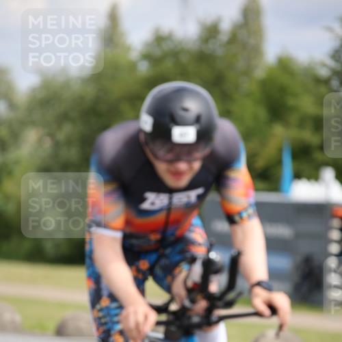 16.06.2024 - 26. Vierlanden-Triathlon Jannik Wohlers http://msf.ph/oto/6335220 16.06.2024 11:18:53 Radfahren 27, 30, 47, 98, 106, 226 meine-sportfotos.de