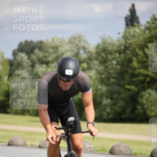 16.06.2024 - 26. Vierlanden-Triathlon Jannik Wohlers http://msf.ph/oto/6335251 16.06.2024 11:19:52 Radfahren 67, 132, 166 meine-sportfotos.de