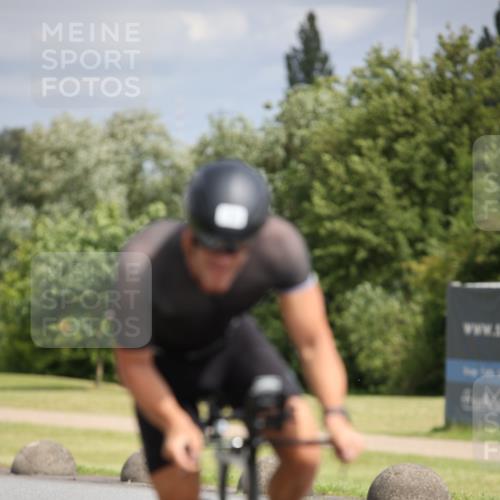 16.06.2024 - 26. Vierlanden-Triathlon Jannik Wohlers http://msf.ph/oto/6335259 16.06.2024 11:19:52 Radfahren 67, 132, 166 meine-sportfotos.de