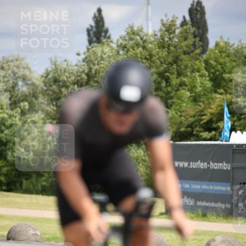 16.06.2024 - 26. Vierlanden-Triathlon Jannik Wohlers http://msf.ph/oto/6335265 16.06.2024 11:19:53 Radfahren 63, 67, 166 meine-sportfotos.de