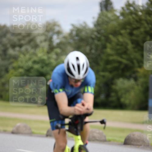 16.06.2024 - 26. Vierlanden-Triathlon Jannik Wohlers http://msf.ph/oto/6335337 16.06.2024 11:20:06 Radfahren 14, 150 meine-sportfotos.de
