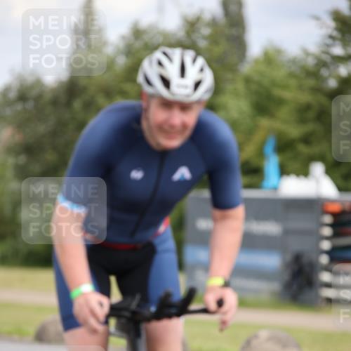 16.06.2024 - 26. Vierlanden-Triathlon Jannik Wohlers http://msf.ph/oto/6335380 16.06.2024 11:20:33 Radfahren 25, 203, 209, 628 meine-sportfotos.de