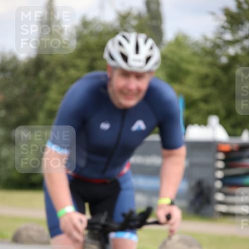 16.06.2024 - 26. Vierlanden-Triathlon Jannik Wohlers http://msf.ph/oto/6335382 16.06.2024 11:20:34 Radfahren 25, 203, 209 meine-sportfotos.de