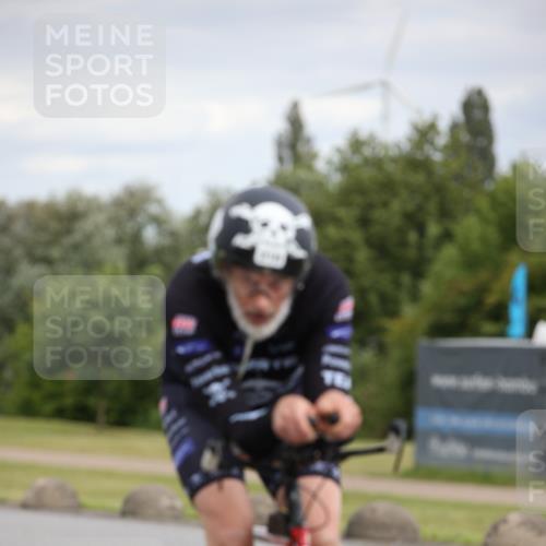 16.06.2024 - 26. Vierlanden-Triathlon Jannik Wohlers http://msf.ph/oto/6335409 16.06.2024 11:20:47 Radfahren 45, 54, 210, 386, 429 meine-sportfotos.de