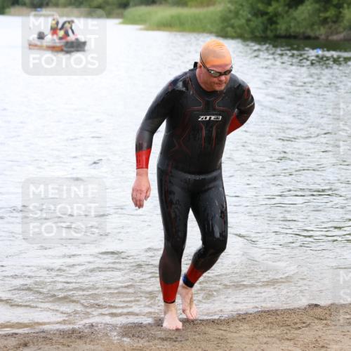 16.06.2024 - 26. Vierlanden-Triathlon Strokosch-Dieckow http://msf.ph/oto/6338592 16.06.2024 11:09:54 Schwimmen 354, 372, 386, 423, 427, 438, 354, 372, 386, 423, 427, 438 meine-sportfotos.de