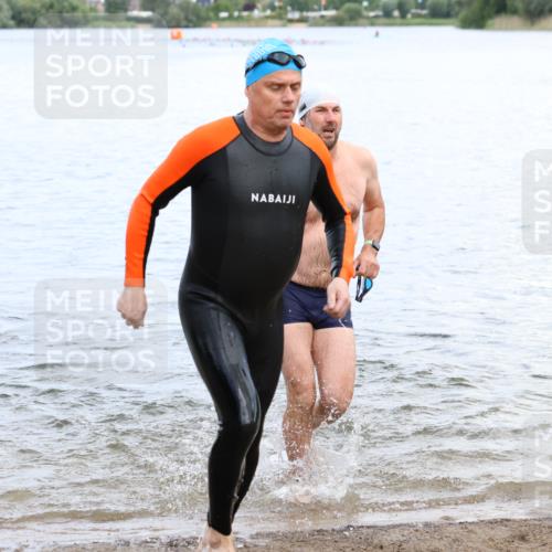16.06.2024 - 26. Vierlanden-Triathlon Strokosch-Dieckow http://msf.ph/oto/6338606 16.06.2024 11:10:00 Schwimmen 354, 372, 386, 423, 427, 438, 354, 372, 386, 423, 427, 438 meine-sportfotos.de