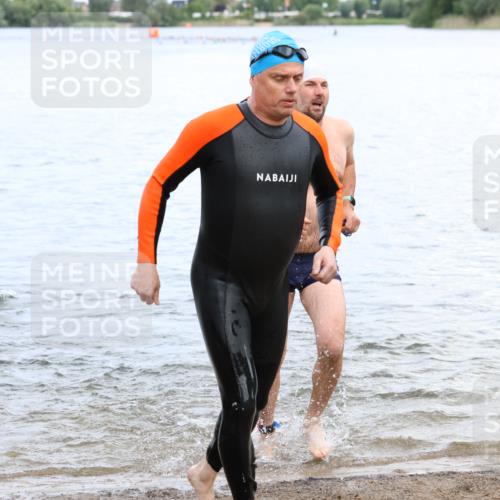 16.06.2024 - 26. Vierlanden-Triathlon Strokosch-Dieckow http://msf.ph/oto/6338607 16.06.2024 11:10:00 Schwimmen 354, 372, 386, 423, 427, 438, 354, 372, 386, 423, 427, 438 meine-sportfotos.de