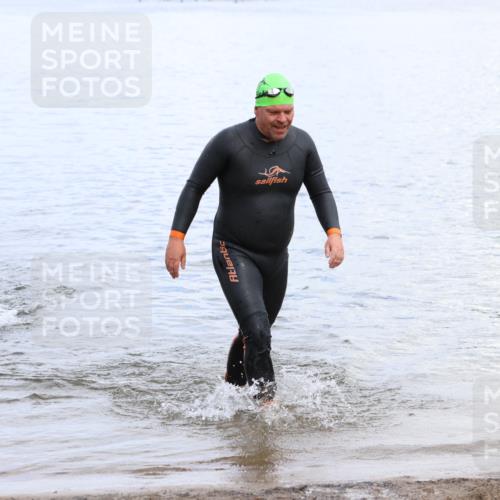 16.06.2024 - 26. Vierlanden-Triathlon Strokosch-Dieckow http://msf.ph/oto/6338623 16.06.2024 11:10:19 Schwimmen 408, 421, 408, 421 meine-sportfotos.de