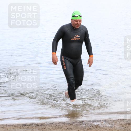16.06.2024 - 26. Vierlanden-Triathlon Strokosch-Dieckow http://msf.ph/oto/6338624 16.06.2024 11:10:19 Schwimmen 408, 421, 408, 421 meine-sportfotos.de