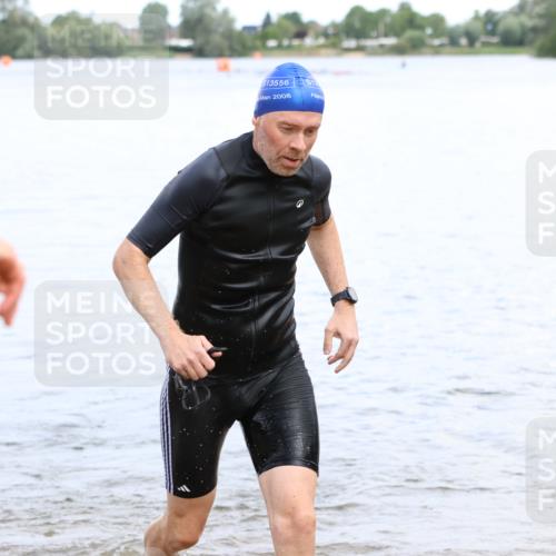 16.06.2024 - 26. Vierlanden-Triathlon Strokosch-Dieckow http://msf.ph/oto/6338625 16.06.2024 11:10:22 Schwimmen 408, 421, 449, 408, 421, 449 meine-sportfotos.de