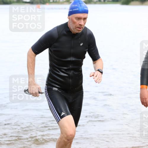 16.06.2024 - 26. Vierlanden-Triathlon Strokosch-Dieckow http://msf.ph/oto/6338627 16.06.2024 11:10:22 Schwimmen 408, 421, 449, 408, 421, 449 meine-sportfotos.de