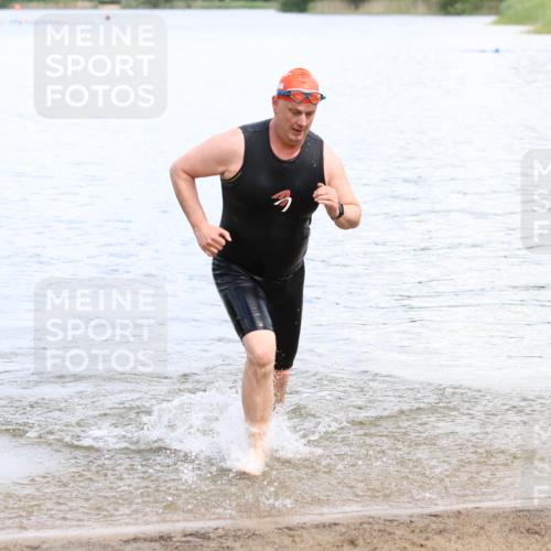 16.06.2024 - 26. Vierlanden-Triathlon Strokosch-Dieckow http://msf.ph/oto/6338629 16.06.2024 11:10:54 Schwimmen 473, 473 meine-sportfotos.de