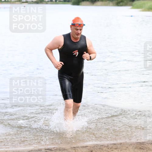 16.06.2024 - 26. Vierlanden-Triathlon Strokosch-Dieckow http://msf.ph/oto/6338630 16.06.2024 11:10:54 Schwimmen 473, 473 meine-sportfotos.de