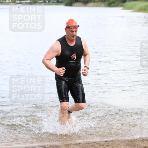 16.06.2024 - 26. Vierlanden-Triathlon Strokosch-Dieckow http://msf.ph/oto/6338631 16.06.2024 11:10:54 Schwimmen 473, 473 meine-sportfotos.de