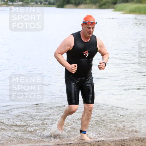 16.06.2024 - 26. Vierlanden-Triathlon Strokosch-Dieckow http://msf.ph/oto/6338634 16.06.2024 11:10:55 Schwimmen 473, 473 meine-sportfotos.de