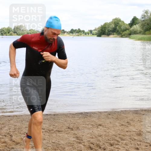 16.06.2024 - 26. Vierlanden-Triathlon Strokosch-Dieckow http://msf.ph/oto/6338647 16.06.2024 11:11:34 Schwimmen 465, 465 meine-sportfotos.de