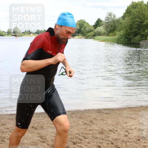 16.06.2024 - 26. Vierlanden-Triathlon Strokosch-Dieckow http://msf.ph/oto/6338650 16.06.2024 11:11:34 Schwimmen 465, 465 meine-sportfotos.de