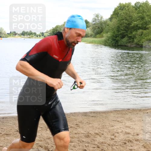 16.06.2024 - 26. Vierlanden-Triathlon Strokosch-Dieckow http://msf.ph/oto/6338651 16.06.2024 11:11:35 Schwimmen 465, 465 meine-sportfotos.de