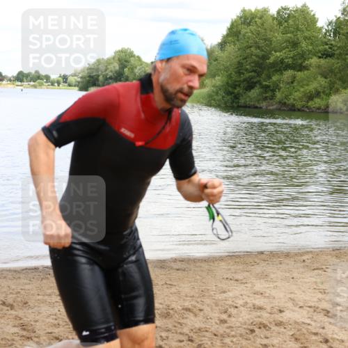 16.06.2024 - 26. Vierlanden-Triathlon Strokosch-Dieckow http://msf.ph/oto/6338652 16.06.2024 11:11:35 Schwimmen 465, 465 meine-sportfotos.de