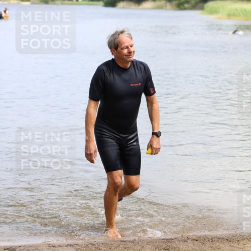 16.06.2024 - 26. Vierlanden-Triathlon Strokosch-Dieckow http://msf.ph/oto/6338689 16.06.2024 11:14:20 Schwimmen 378, 628, 378, 628 meine-sportfotos.de