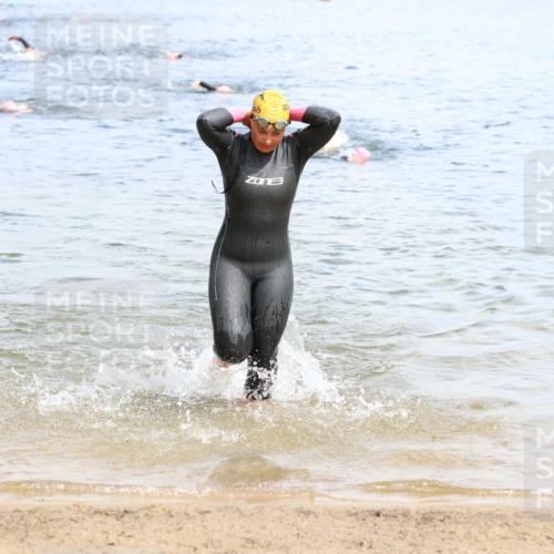 16.06.2024 - 26. Vierlanden-Triathlon Strokosch-Dieckow http://msf.ph/oto/6338747 16.06.2024 11:15:34 Schwimmen 478, 548, 581, 478, 548, 581 meine-sportfotos.de