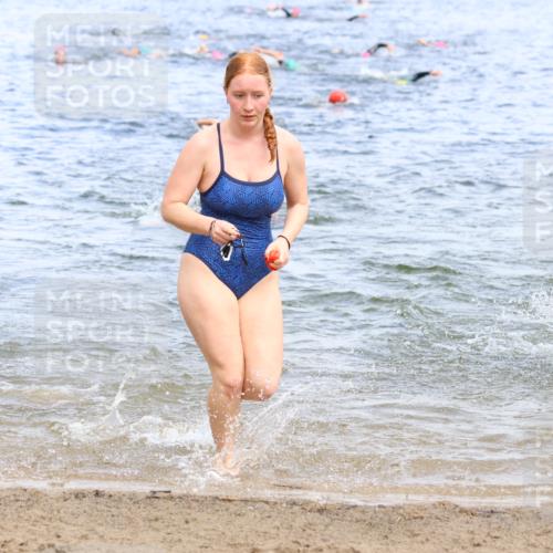16.06.2024 - 26. Vierlanden-Triathlon Strokosch-Dieckow http://msf.ph/oto/6338785 16.06.2024 11:16:13 Schwimmen 510, 522, 526, 541, 543, 580, 602, 621, 510, 522, 526, 541, 543, 580, 602, 621 meine-sportfotos.de