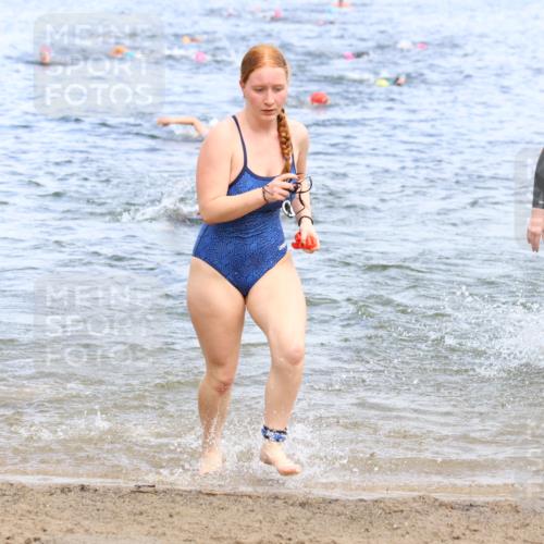 16.06.2024 - 26. Vierlanden-Triathlon Strokosch-Dieckow http://msf.ph/oto/6338786 16.06.2024 11:16:13 Schwimmen 510, 522, 526, 541, 543, 580, 602, 621, 510, 522, 526, 541, 543, 580, 602, 621 meine-sportfotos.de