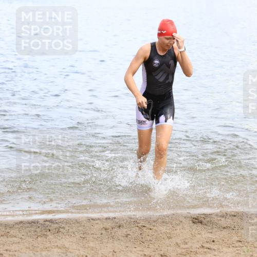 16.06.2024 - 26. Vierlanden-Triathlon Strokosch-Dieckow http://msf.ph/oto/6338810 16.06.2024 11:16:36 Schwimmen 484, 568, 577, 597, 484, 568, 577, 597 meine-sportfotos.de