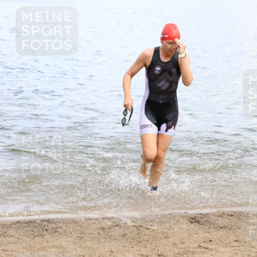 16.06.2024 - 26. Vierlanden-Triathlon Strokosch-Dieckow http://msf.ph/oto/6338811 16.06.2024 11:16:37 Schwimmen 484, 568, 577, 597, 484, 568, 577, 597 meine-sportfotos.de