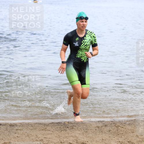 16.06.2024 - 26. Vierlanden-Triathlon Strokosch-Dieckow http://msf.ph/oto/6338822 16.06.2024 11:16:44 Schwimmen 482, 484, 502, 549, 568, 577, 637, 482, 484, 502, 549, 568, 577, 637 meine-sportfotos.de