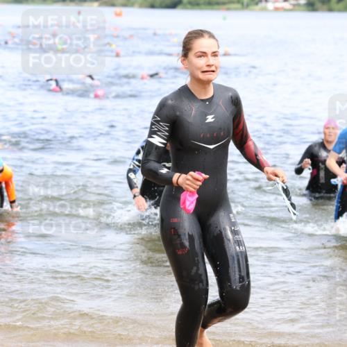 16.06.2024 - 26. Vierlanden-Triathlon Strokosch-Dieckow http://msf.ph/oto/6338826 16.06.2024 11:16:46 Schwimmen 482, 484, 502, 549, 568, 577, 591, 637, 482, 484, 502, 549, 568, 577, 591, 637 meine-sportfotos.de