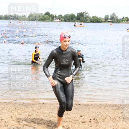 16.06.2024 - 26. Vierlanden-Triathlon Strokosch-Dieckow http://msf.ph/oto/6338867 16.06.2024 11:17:30 Schwimmen 474, 487, 509, 556, 604, 627, 474, 487, 509, 556, 604, 627 meine-sportfotos.de