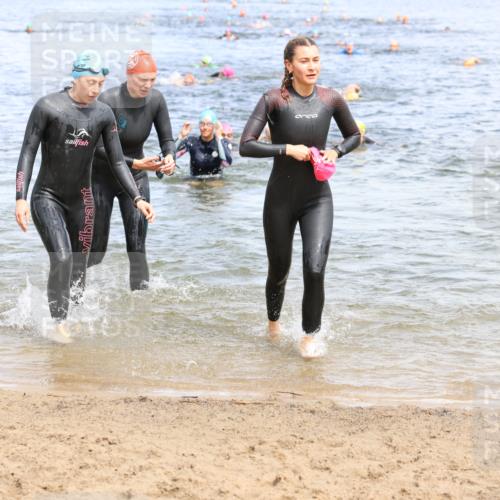 16.06.2024 - 26. Vierlanden-Triathlon Strokosch-Dieckow http://msf.ph/oto/6338921 16.06.2024 11:18:18 Schwimmen 475, 511, 523, 566, 583, 592, 595, 616, 619, 631, 475, 511, 523, 566, 583, 592, 595, 616, 619, 631 meine-sportfotos.de