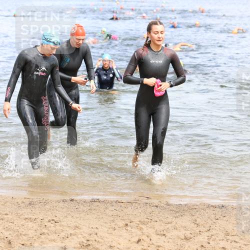 16.06.2024 - 26. Vierlanden-Triathlon Strokosch-Dieckow http://msf.ph/oto/6338922 16.06.2024 11:18:18 Schwimmen 475, 511, 523, 566, 583, 592, 595, 616, 619, 631, 475, 511, 523, 566, 583, 592, 595, 616, 619, 631 meine-sportfotos.de