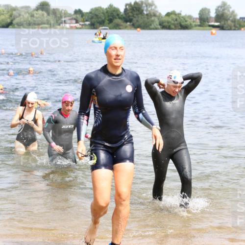 16.06.2024 - 26. Vierlanden-Triathlon Strokosch-Dieckow http://msf.ph/oto/6338929 16.06.2024 11:18:27 Schwimmen 475, 481, 562, 566, 582, 585, 592, 595, 619, 629, 631, 475, 481, 562, 566, 582, 585, 592, 595, 619, 629, 631 meine-sportfotos.de