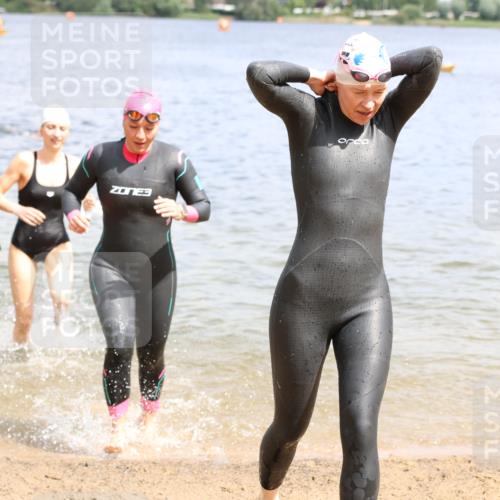 16.06.2024 - 26. Vierlanden-Triathlon Strokosch-Dieckow http://msf.ph/oto/6338935 16.06.2024 11:18:31 Schwimmen 475, 481, 486, 493, 562, 582, 585, 592, 619, 629, 631, 475, 481, 486, 493, 562, 582, 585, 592, 619, 629, 631 meine-sportfotos.de